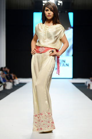Hajra Hayat Collection at FPW 2013 Day 2