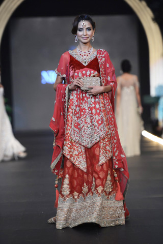 Nickie Nina at PFDC Lâ€™Oreal Paris Week Collection