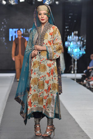 Nida Azwer Collection at L'Oreal Paris Bridal Week 2012 Day 4