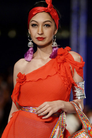 Rizwan Beyg Collection at PFDC Sunsilk Fashion Week
