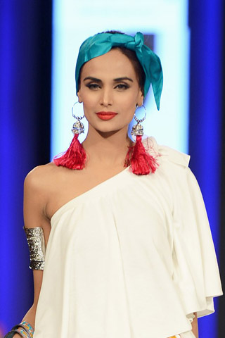 Rizwan Beyg Collection at PFDC Sunsilk Fashion Week