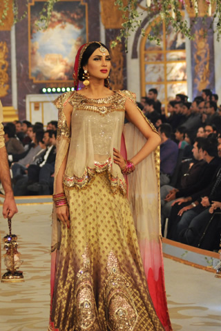 Teena by Hina Butt PBCW Collection