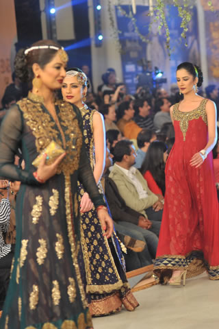 Uzma Babar PBCW Collection