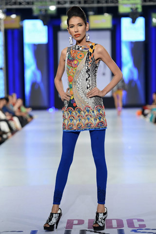Wardha Saleem Collection at PFDC SFW Day 4