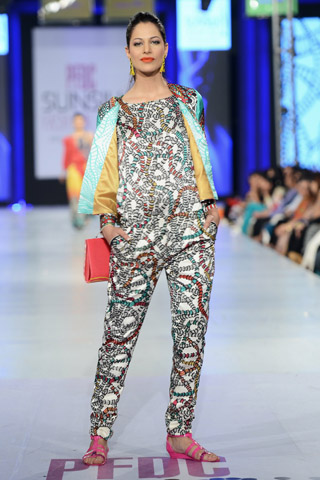 Wardha Saleem Collection at PFDC SFW Day 4