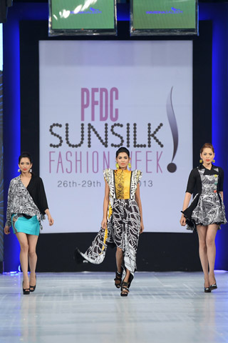 Wardha Saleem Collection at PFDC SFW Day 4