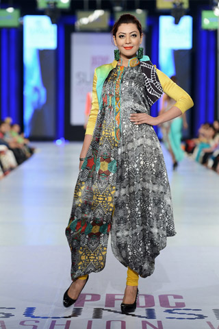 Wardha Saleem Collection at PFDC SFW Day 4