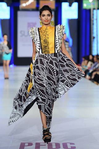 Wardha Saleem Collection at PFDC SFW Day 4