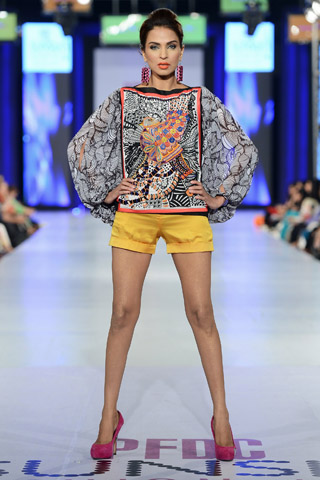 Wardha Saleem Collection at PFDC SFW Day 4