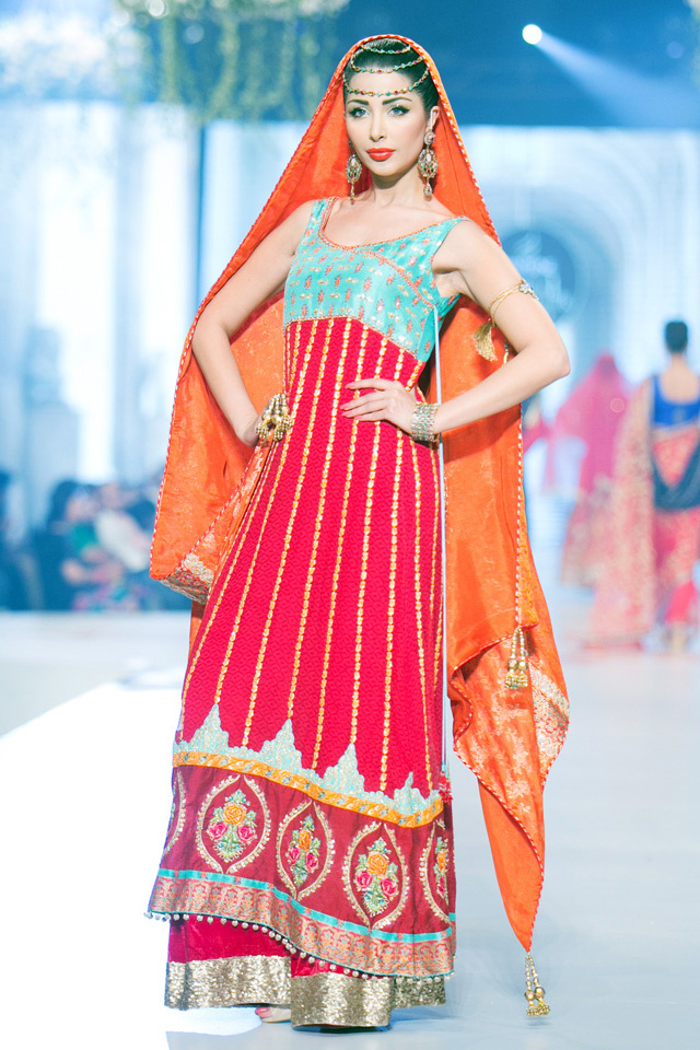 Yasmin Zaman Mughal Art Collection at PBCW 2014 Day 2