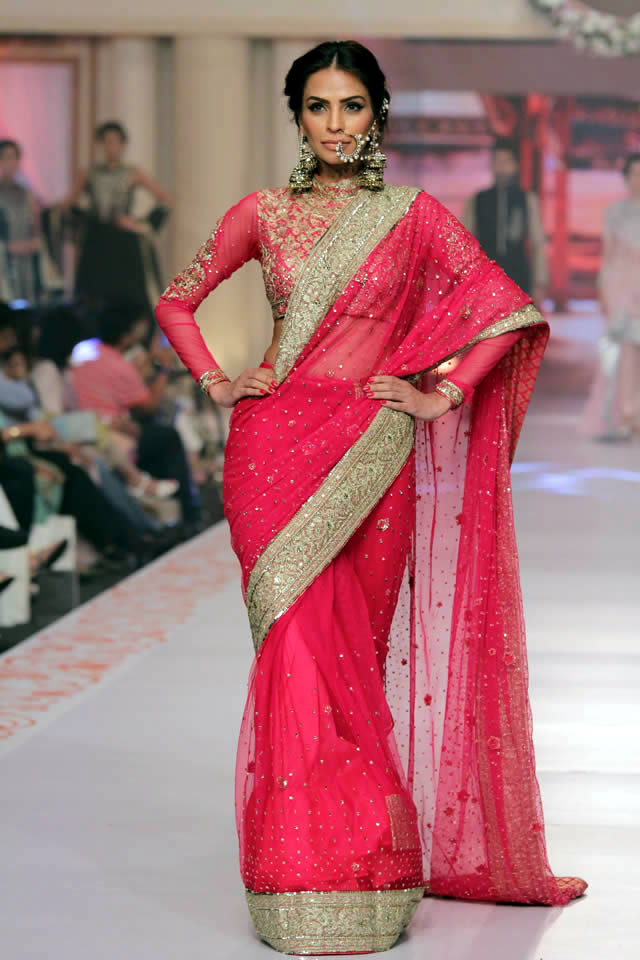 Amina Yasmeen Dresses Telenor Bridal Couture Week 2015 Images