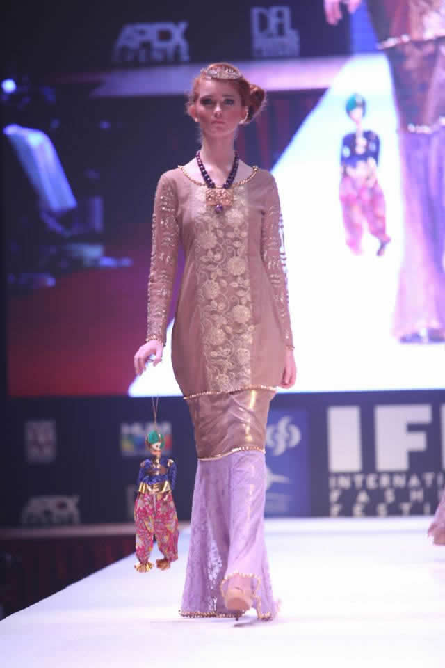 2015 International Fashion Festival Braahtii by Huma Nassr Dresses Collection Photos