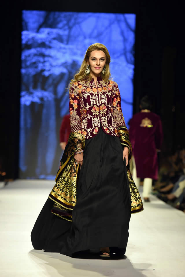 Deepak Perwani Collection at FPW 2015