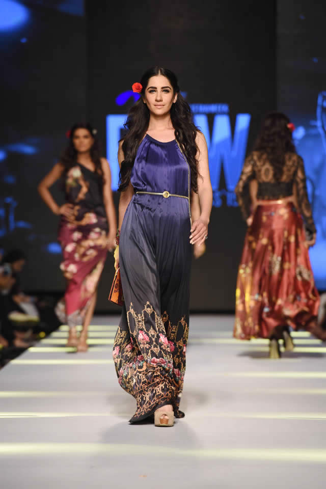 Telenor Fashion Pakistan Week Deepak Perwani Dresses 2015 Images