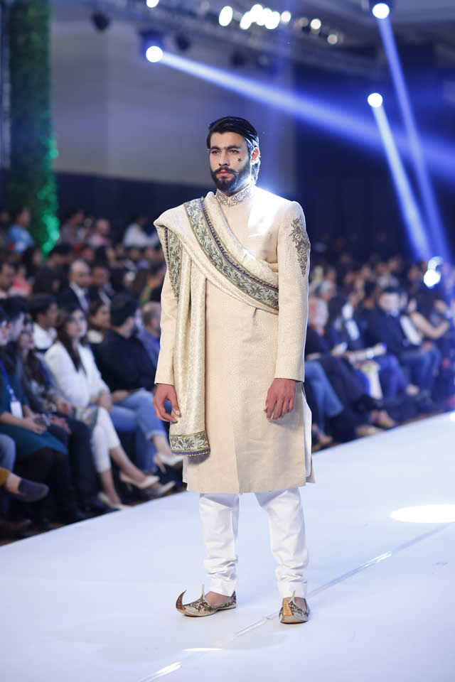 2015 PFDC Loreal Paris Bridal Week Fahad Hussayn Fall/Winter Dresses Picture Gallery