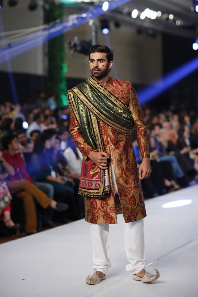 2015 PFDC Loreal Paris Bridal Week Fahad Hussayn Fall/Winter Collection Images