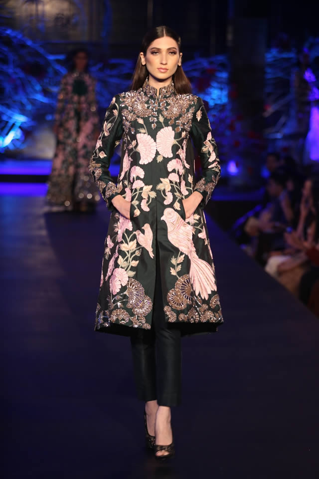 Manish Malhotra Bridal Amazon India Couture Week 2015