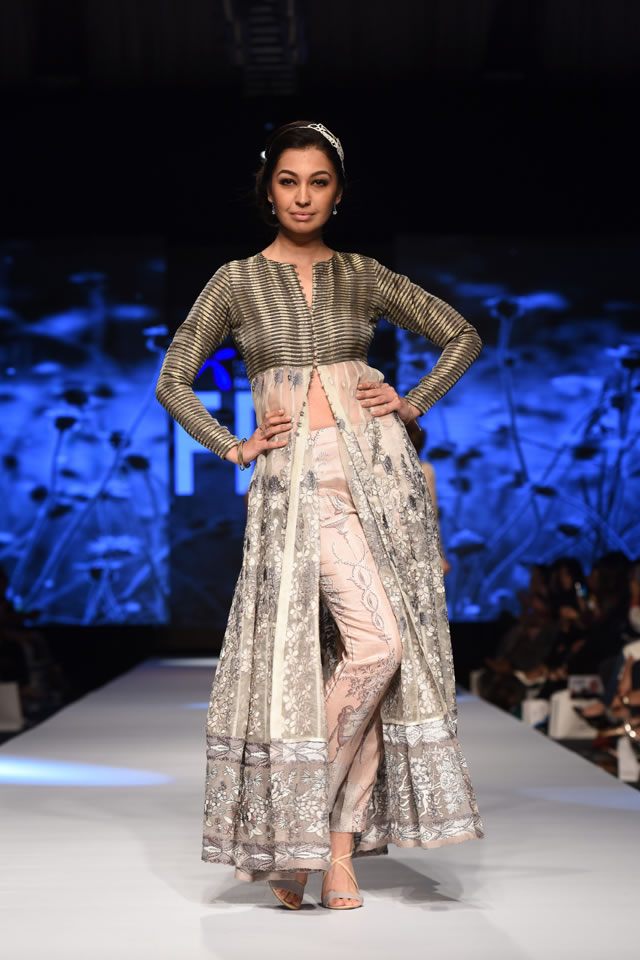 NIDA AZWER  2015 SS Pret Collection