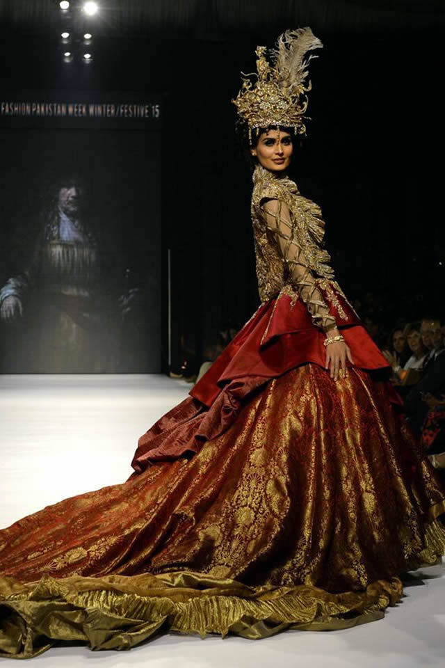 Nilofer Shahid Dresses at Fashion Pakistan Week W/F 2015
