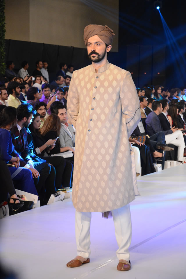 2015 PFDC Loreal Paris Bridal Week Omar Farooq Formal Dresses Pics