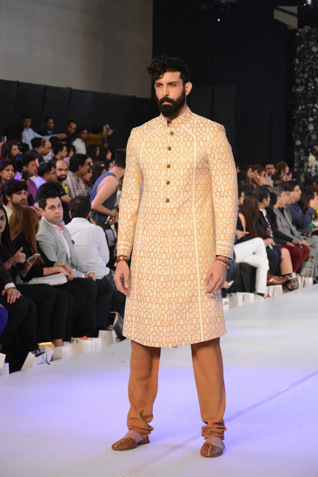 2015 PFDC Loreal Paris Bridal Week Omar Farooq Dresses Gallery