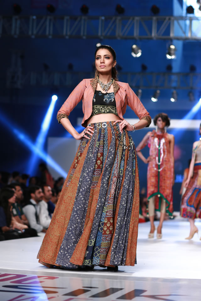 SHIRIN HASSAN â€˜ROCK N ROLLAâ€™ Sunsilk Fashion Week 2015 PFDC Collection