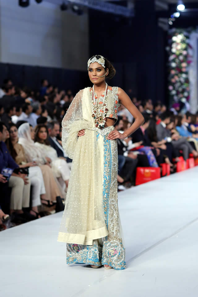Saira Shakira Dresses PFDC Loreal Paris Bridal Week 2015 Images