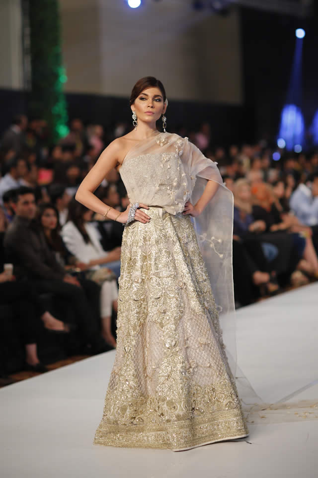 2015 PFDC Loreal Paris Bridal Week Sana Safinaz Dresses Collection