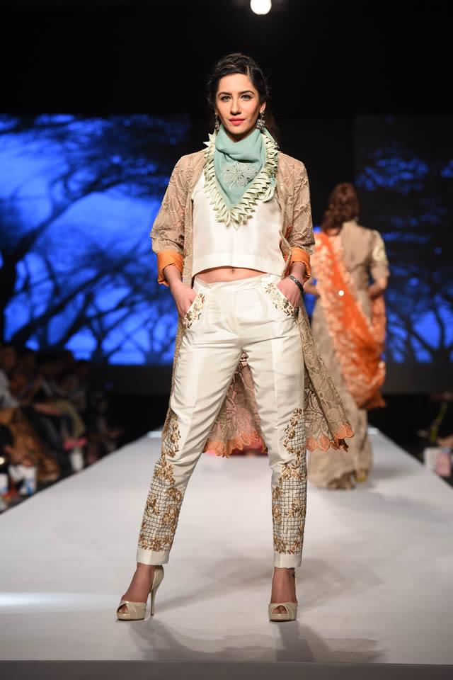 Sanam Chaudhriâ€™s Zingara Collection at TFPW 2015