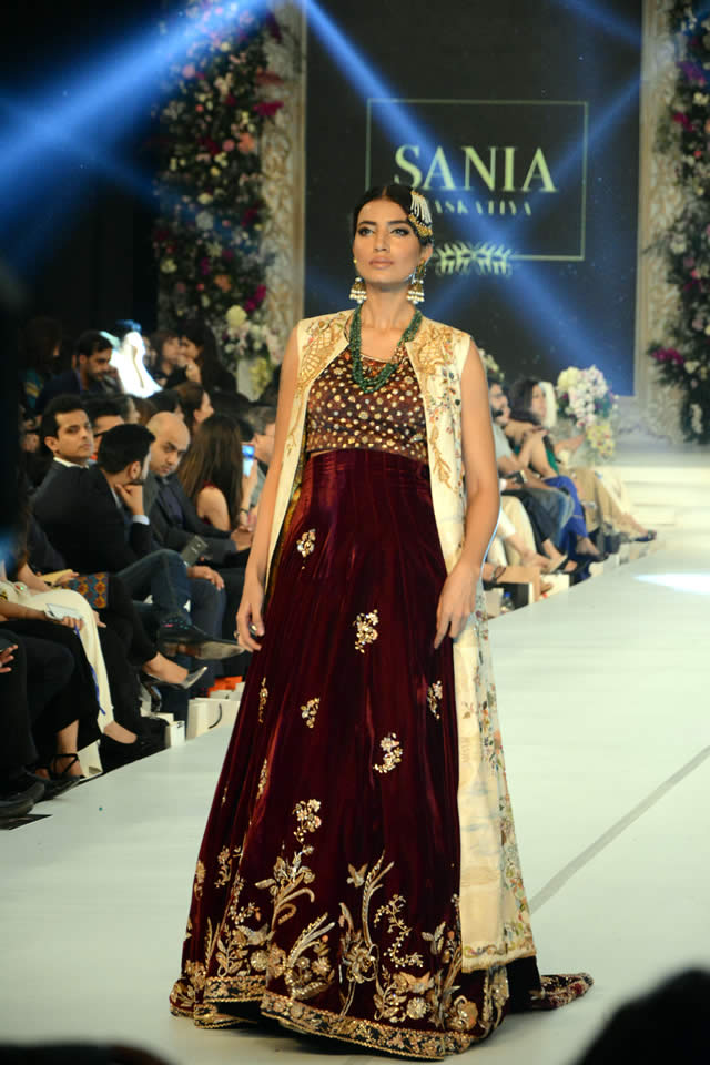 Sania Maskatiya Collection PFDC LOreal Paris Bridal Week 2015 Pics