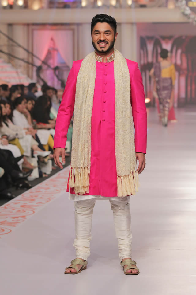 Designer Sarah Gandapur Dresses Collection
