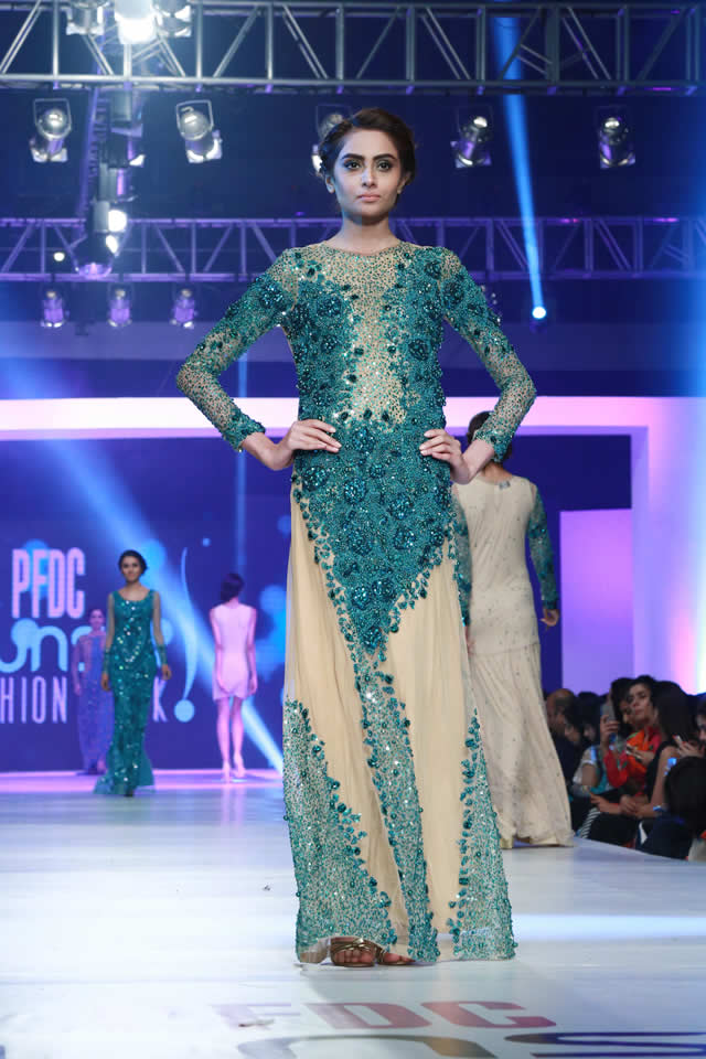 Syeda Amera showcased Collection at PFDC Sunsilk Fashion Week 2015