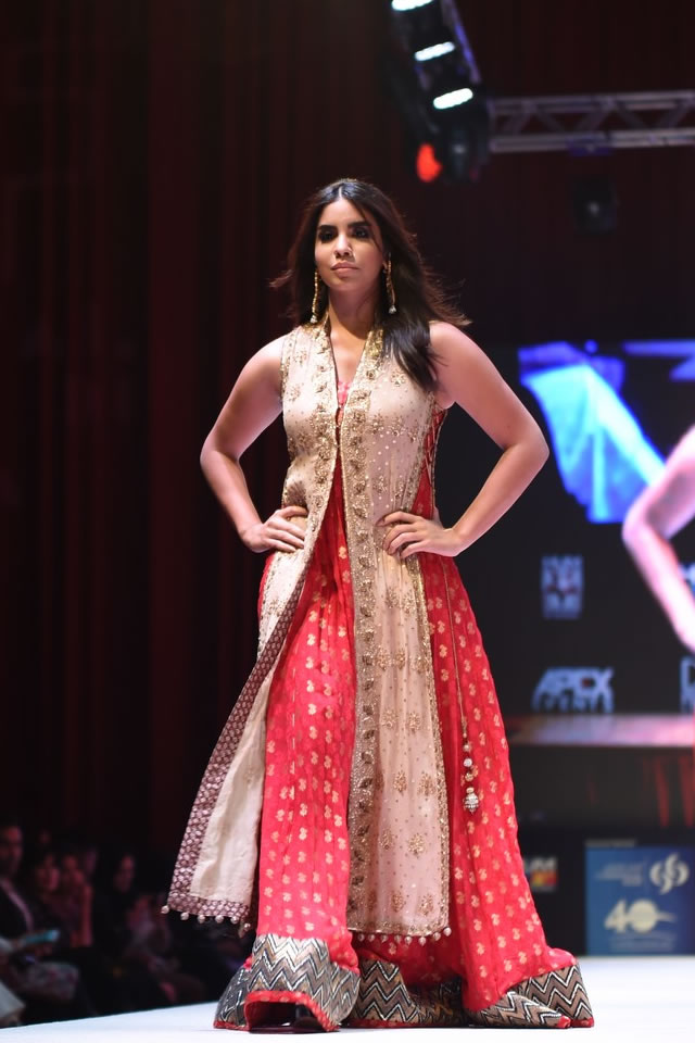 2015 International Fashion Festival Doha Uzma Babar Summer Dresses Picture Gallery