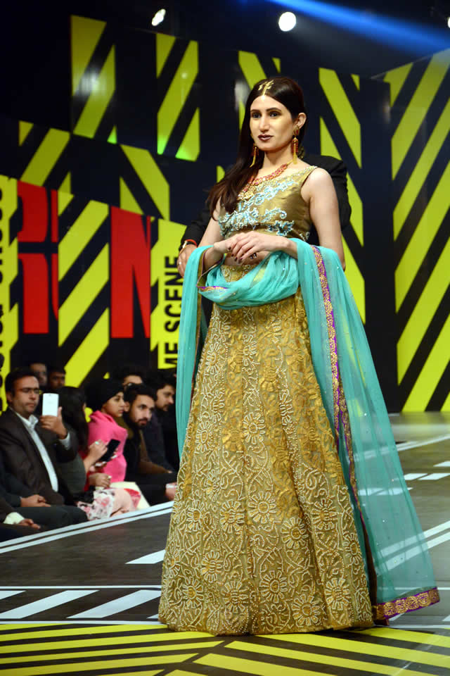 Waseem Noor Dresses Runway Pakistan 2016 Images
