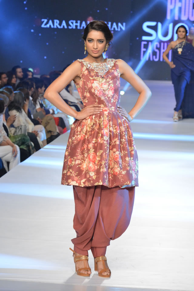 ZARA SHAHJAHAN â€œNEW VINTAGEâ€ AT PFDC  Sunsilk  Fashion Week 2015