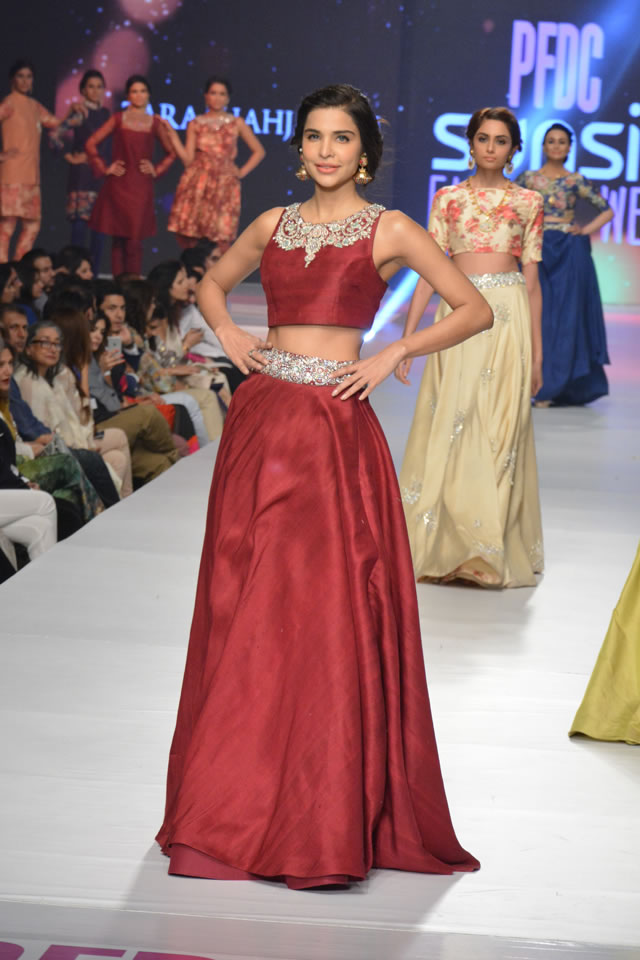 ZARA SHAHJAHAN â€œNEW VINTAGEâ€ AT PFDC  Fashion Week 2015