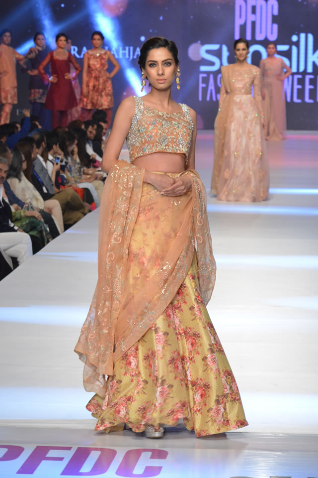 Latest ZARA SHAHJAHAN â€œNEW VINTAGEâ€ AT PFDC  Sunsilk Collection