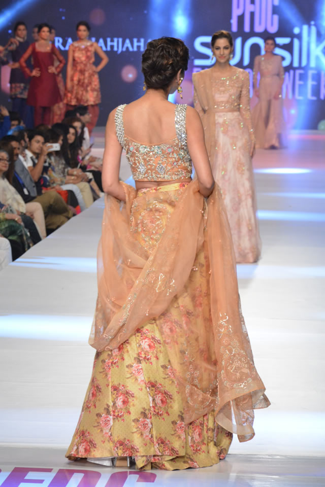 Latest Sunsilk ZARA SHAHJAHAN â€œNEW VINTAGEâ€ AT PFDC  Fashion Week 2015