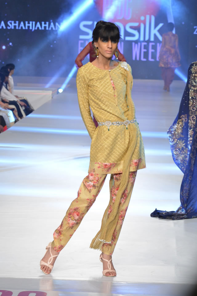 ZARA SHAHJAHAN â€œNEW VINTAGEâ€ AT PFDC  Latest Sunsilk Collection
