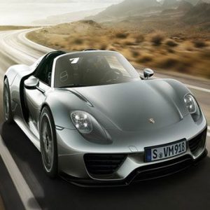 918 Spyder: Porsche and BMW Unveil Hybrid Supercars that are Built for Racing