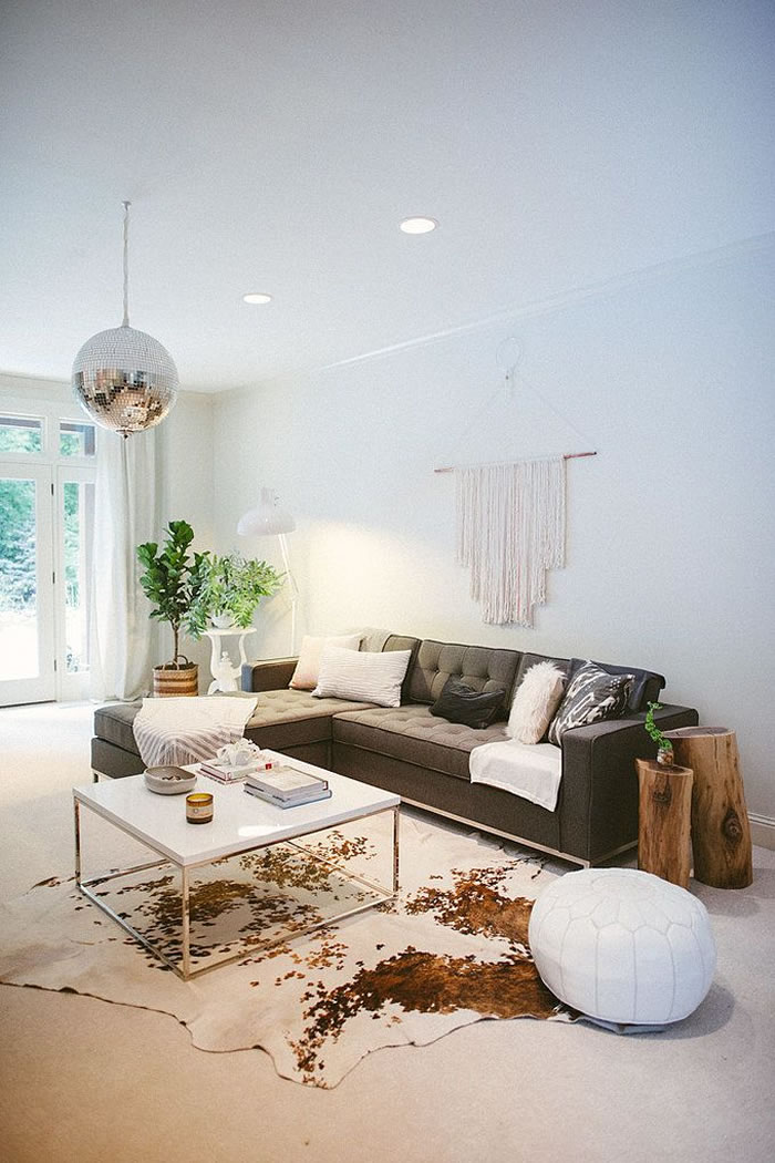 Decorating With Cowhide Rugs