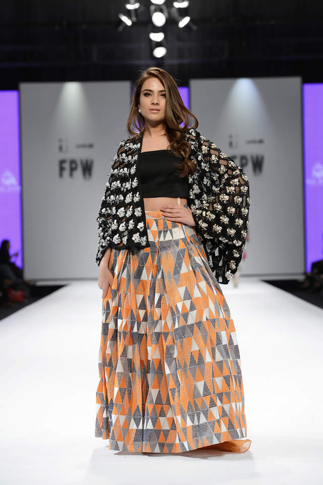 2017 Fashion Pakistan Week Nida Azwer Formal Dresses Pics