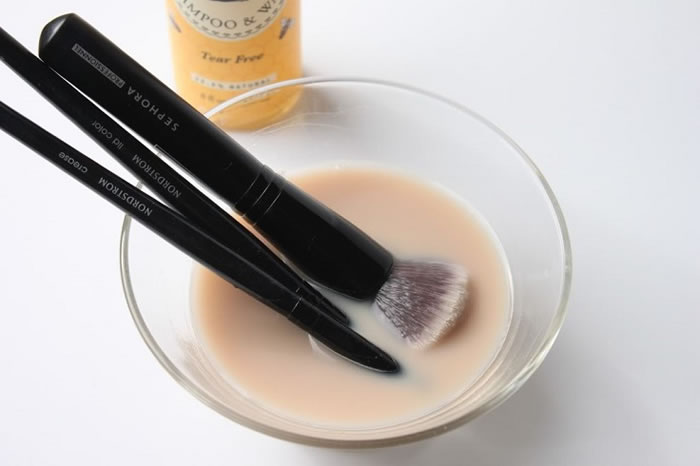 Keep It in Mind to Clean Your Makeup Brushes on a Regular Basis