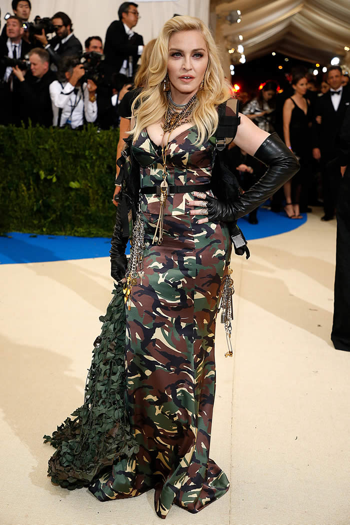 HUH: Madonna in Moschino