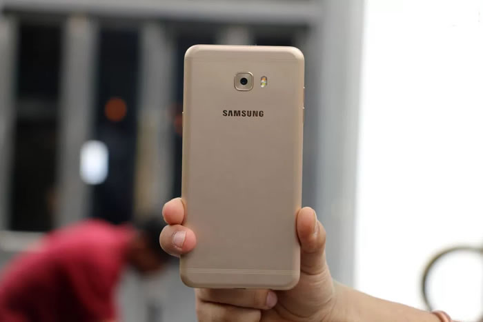 Samsung Galaxy C7 Pro Review