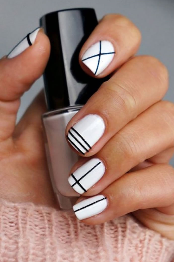 Simple Stripe nails