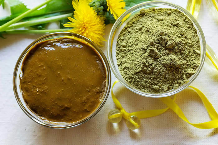 Henna for natural dye and volumising your hair