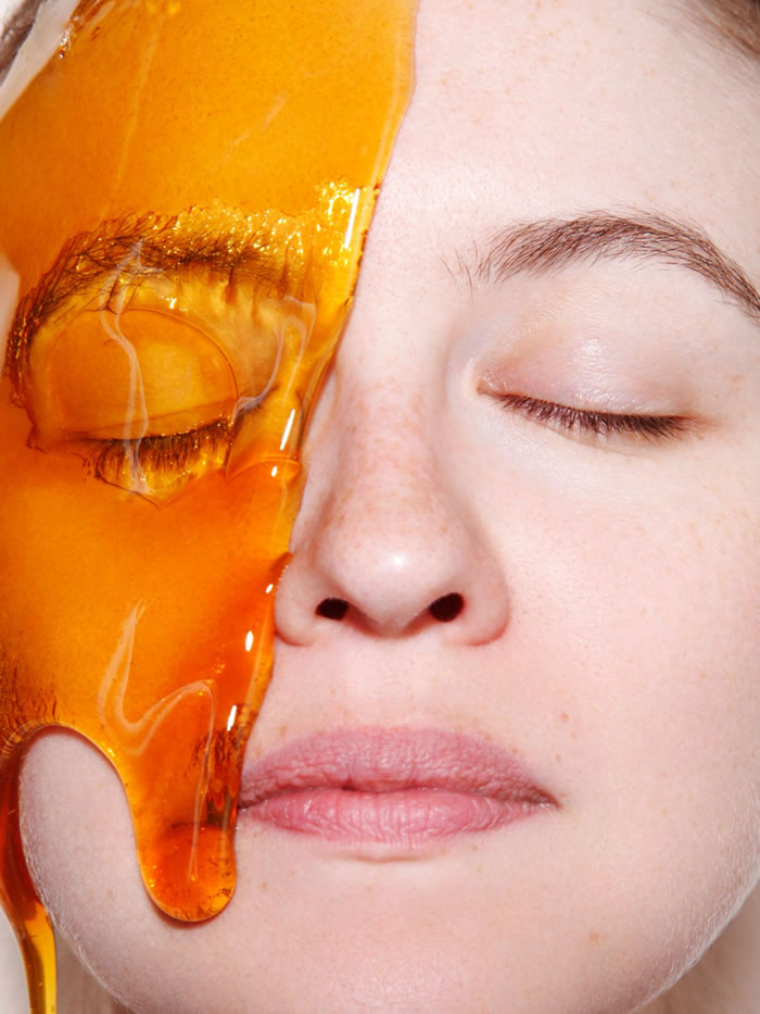 Honey as a natural skin moisturizer