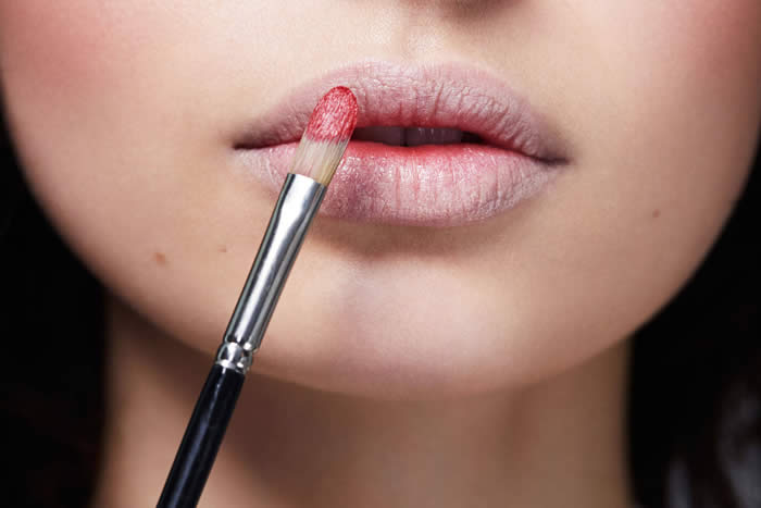 6 Useful Lipstick Hacks That Every Beginner Should Know