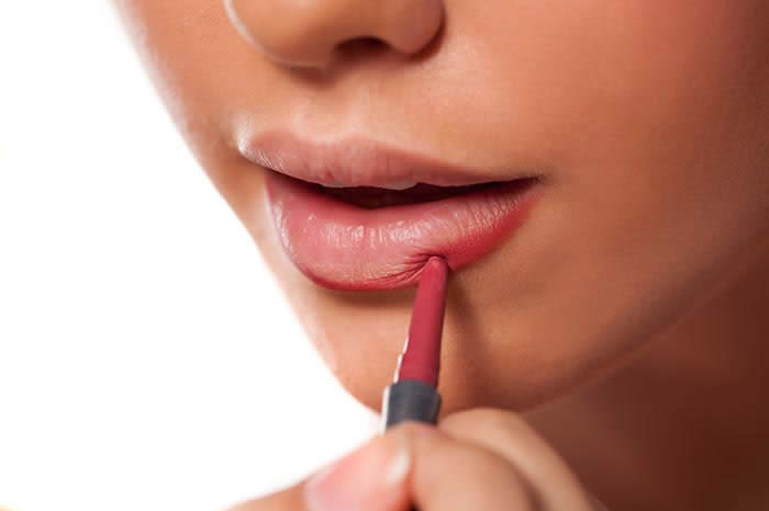 6 Useful Lipstick Hacks That Every Beginner Should Know